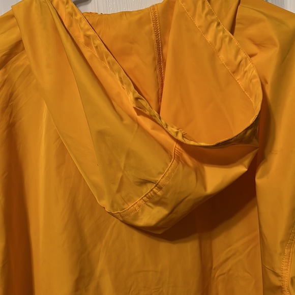 Yellow Champion lightweight XL jacket with front zipper pouch and pockets. - Picture 3 of 5
